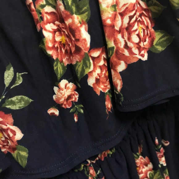 Floral print cold shoulder dress - Picture 4 of 4